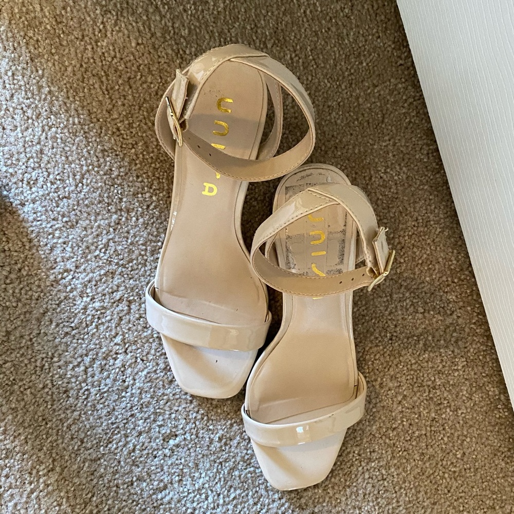 Nude heels - Picture 2 of 3